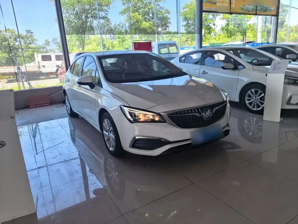 Photo 22 - Buick Verano