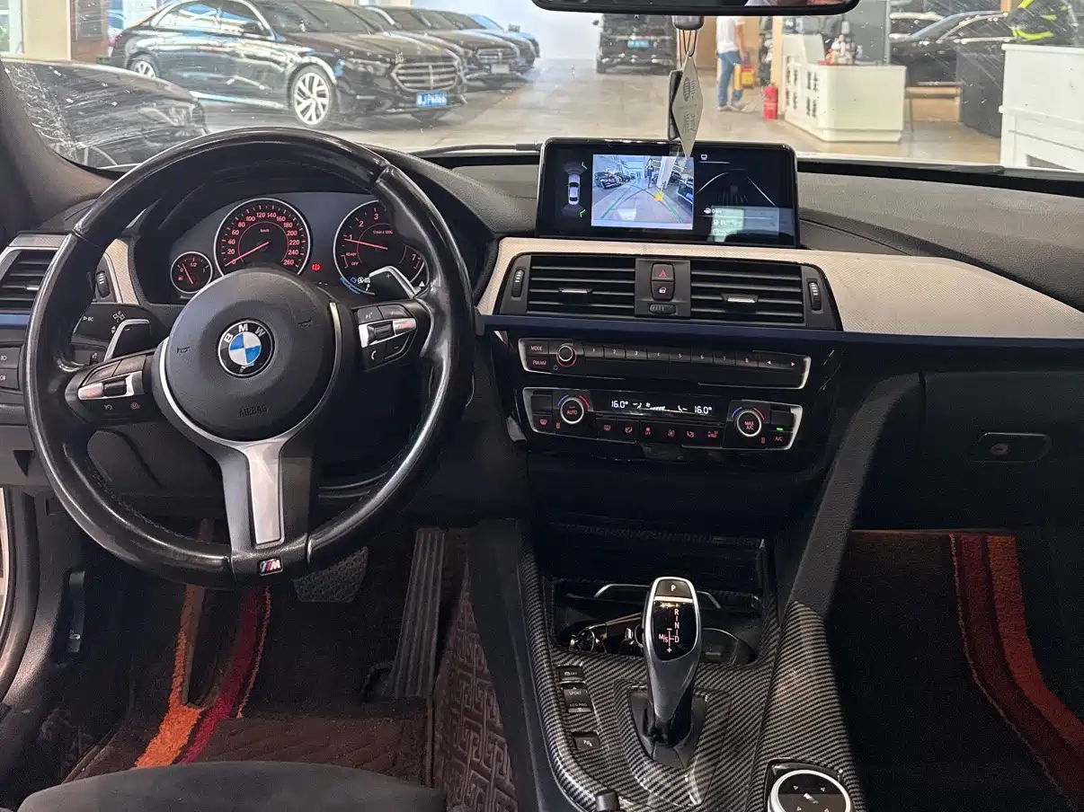 BMW 3 Series 2018 320i M Sport Package фото 10