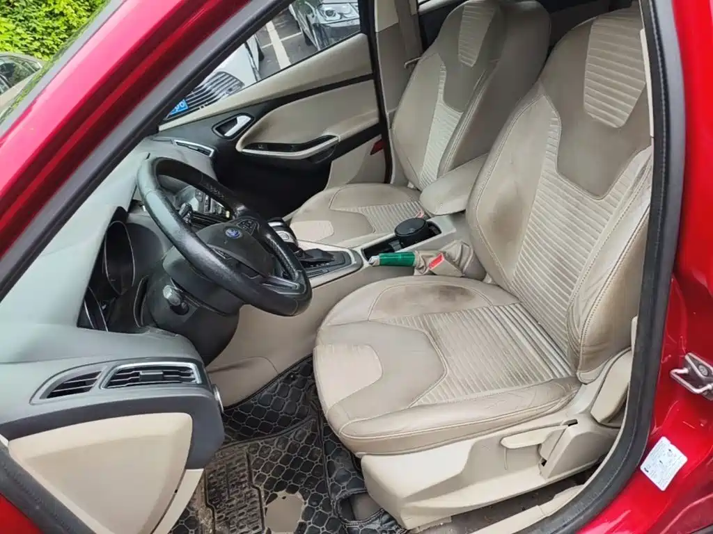 صورة 20 - Ford Focus