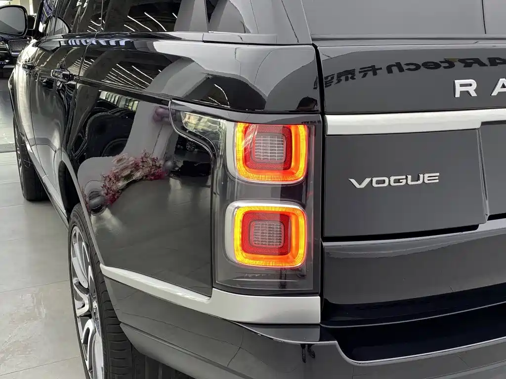 Фото 35 - Land Rover Range Rover