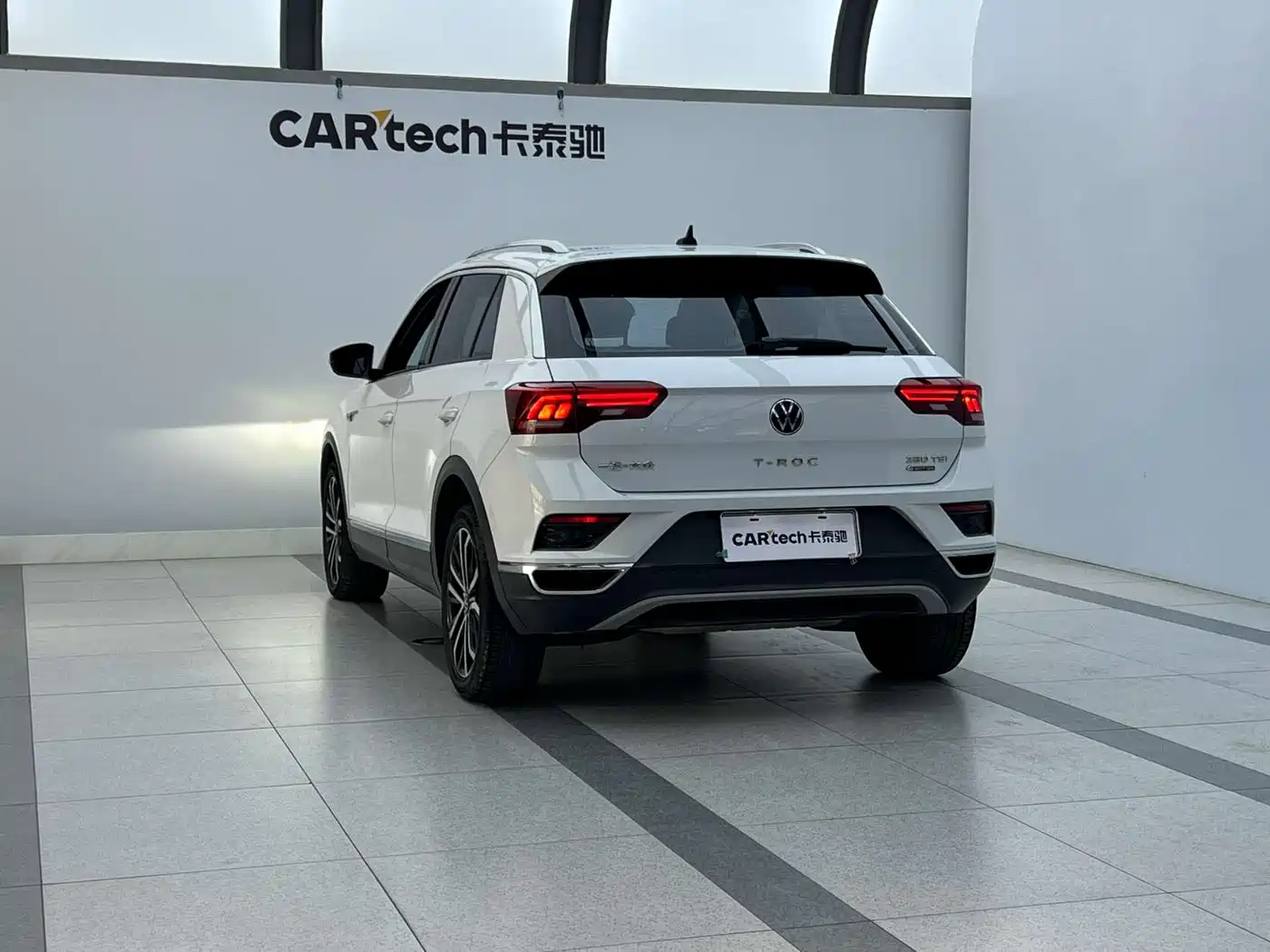 Volkswagen T-ROC 2021 Facelift 280TSI DSG 4WD Luxury Smart Connect Edition фото 23