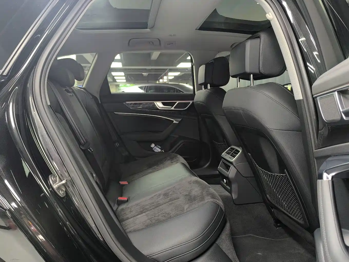 Фото 13 - Audi A6 (Import)