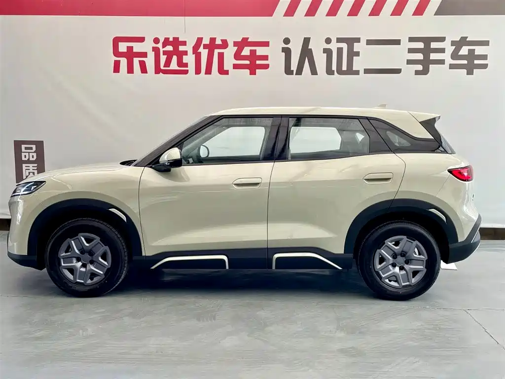 BYD Yuan UP 2025 Model 301KM Navigator фото 3