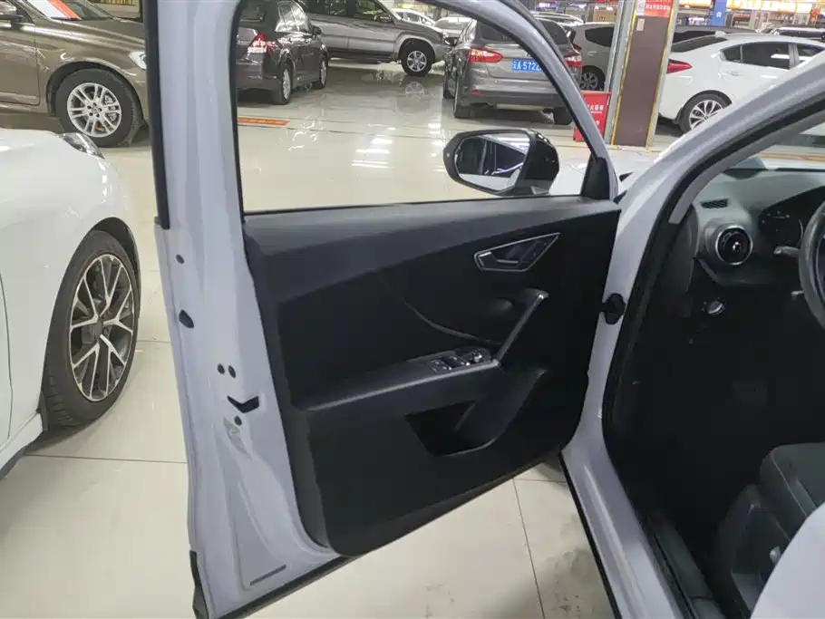 Audi Q2L 2018 35 TFSI Launch Exclusive Edition China V фото 7