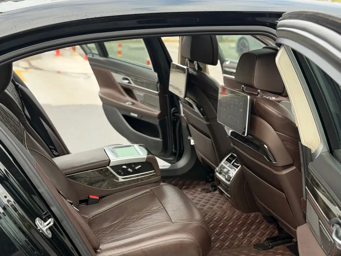 BMW 7 Series 2016 730Li Luxury фото 14