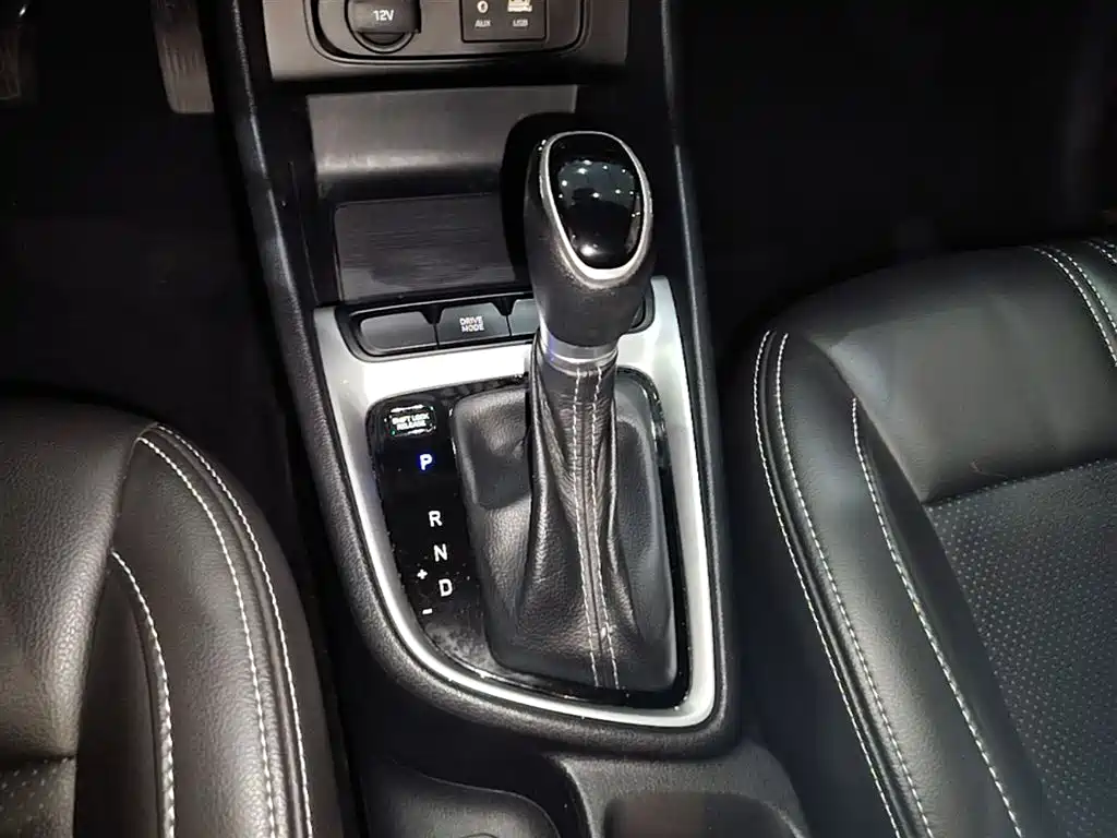 Hyundai Elantra 2018 1.6L Automatic Pleasing Edition GL China VI фото 14