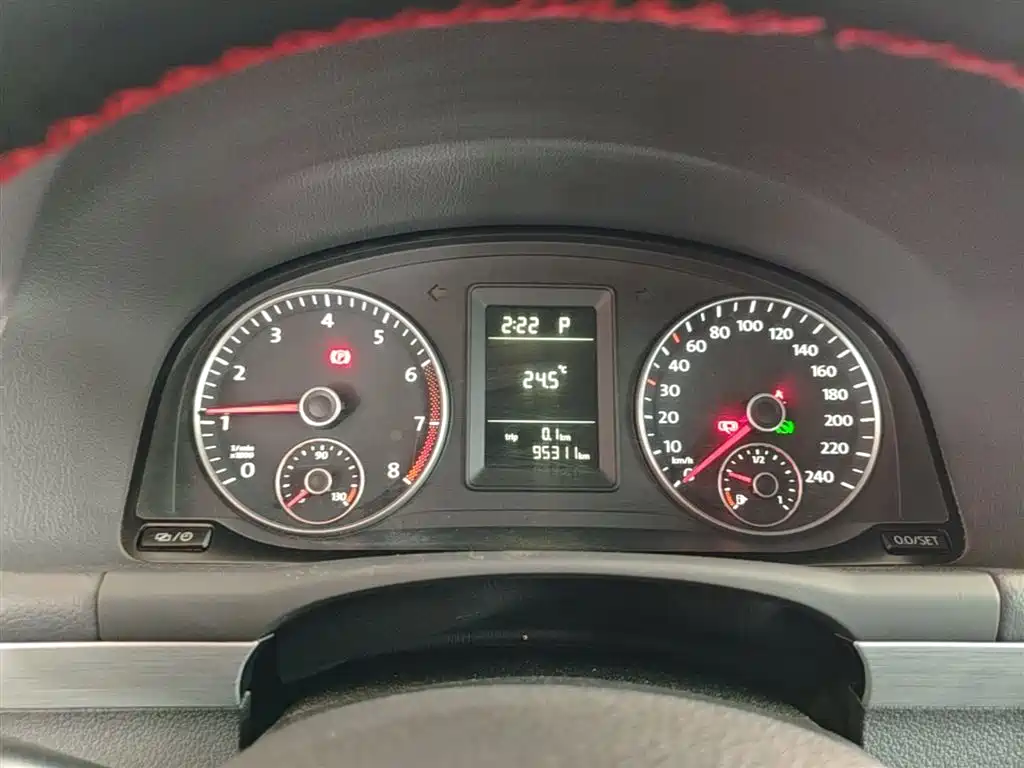 Volkswagen Touran 2015 1.4T DSG Comfort Edition 5-seater фото 12