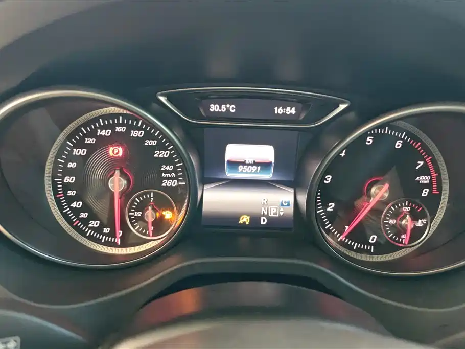 Mercedes-Benz GLA 2017 GLA 200 Fashion фото 14