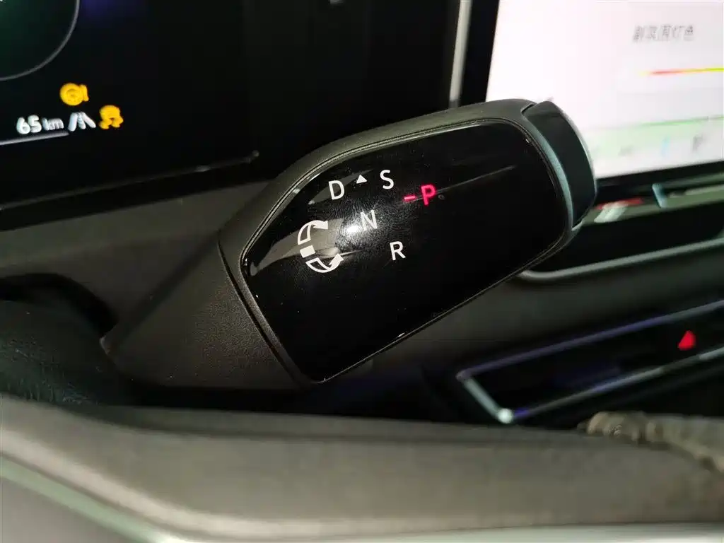 Volkswagen Tiguan L 2024 PRO 380TSI 4WD R-Line Premium Edition фото 14