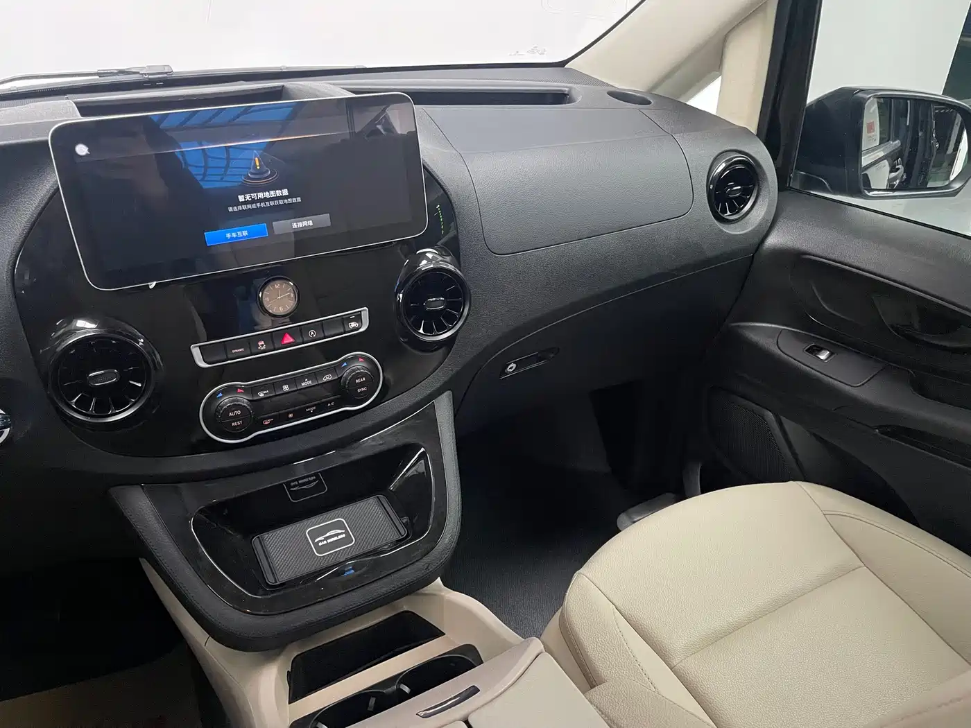 Mercedes-Benz Vito 2023 2.0T Elite 7-Seater фото 13