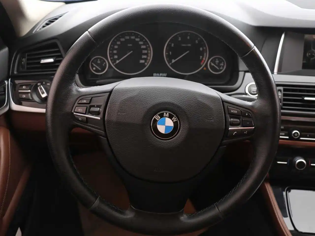 BMW 5 Series 2014 520Li Elegance фото 11