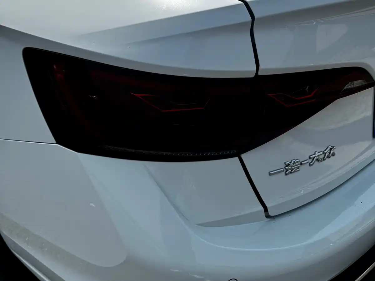 Volkswagen Sagitar 2024 300TSI DSG Surpass Edition фото 15