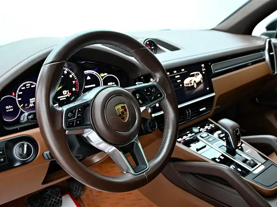 Porsche Cayenne New Energy 2023 Cayenne E-Hybrid 2.0T Platinum Edition фото 15