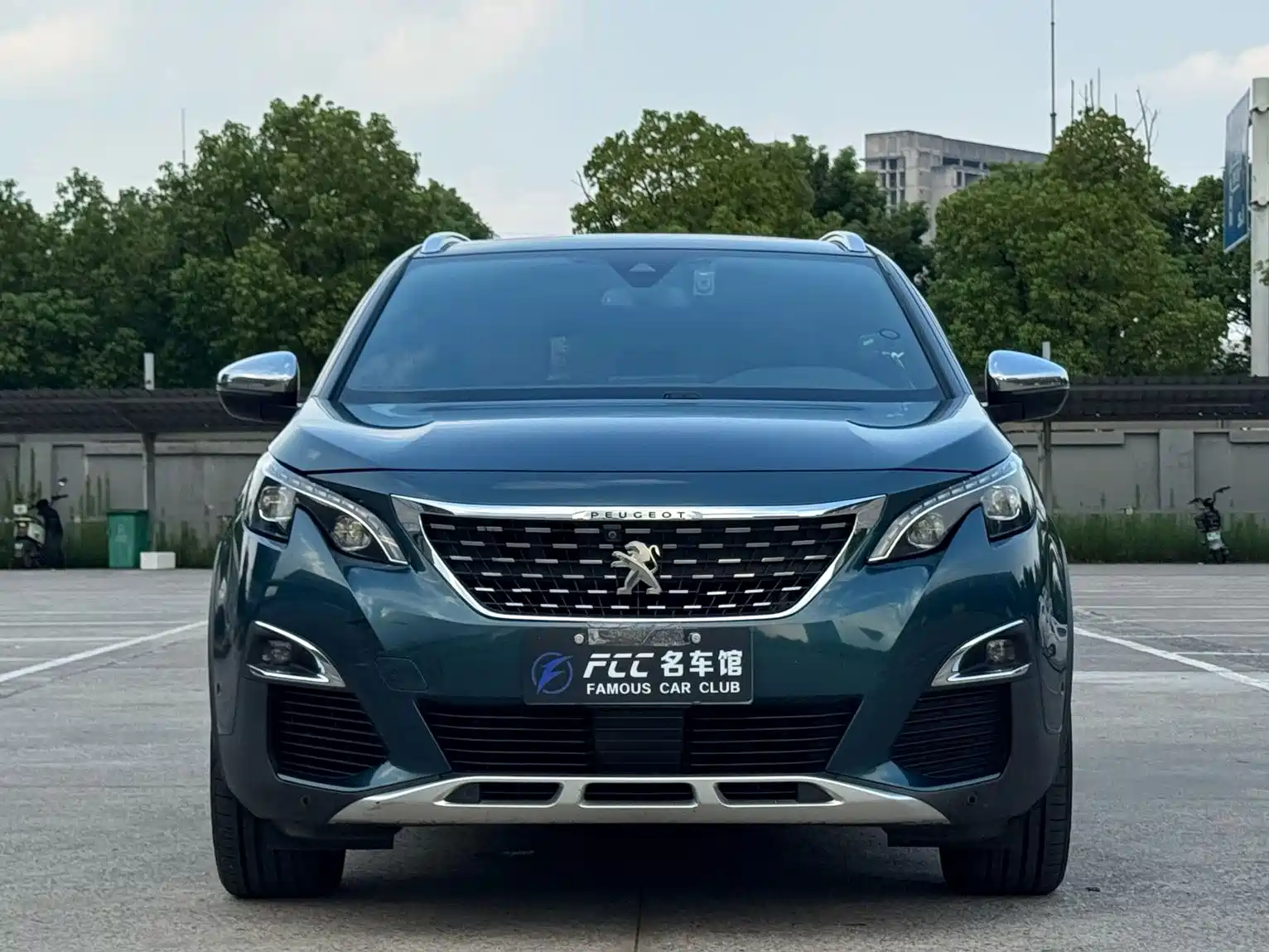 Photo 2 - Peugeot 5008