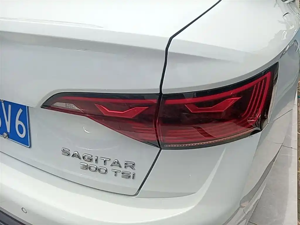 Volkswagen Sagitar 2023 300TSI DSG Surpassing Edition фото 8