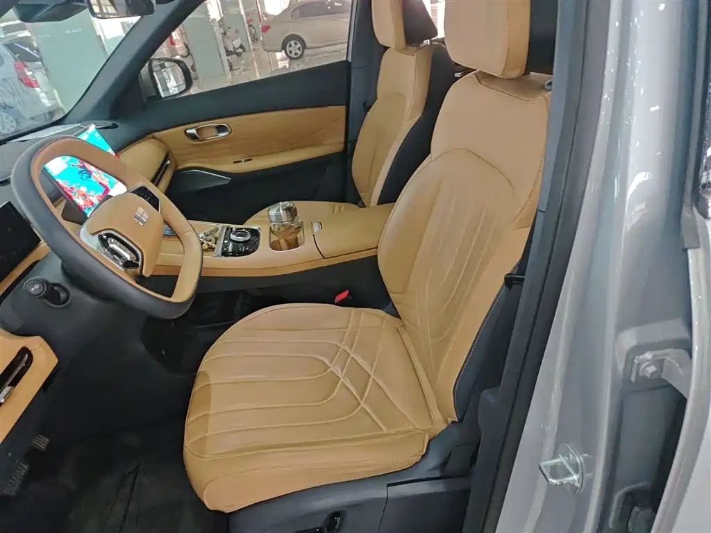 Geely Galaxy Galaxy Starship 7 EM-i 2025 Model 120km Voyage+ Edition фото 11