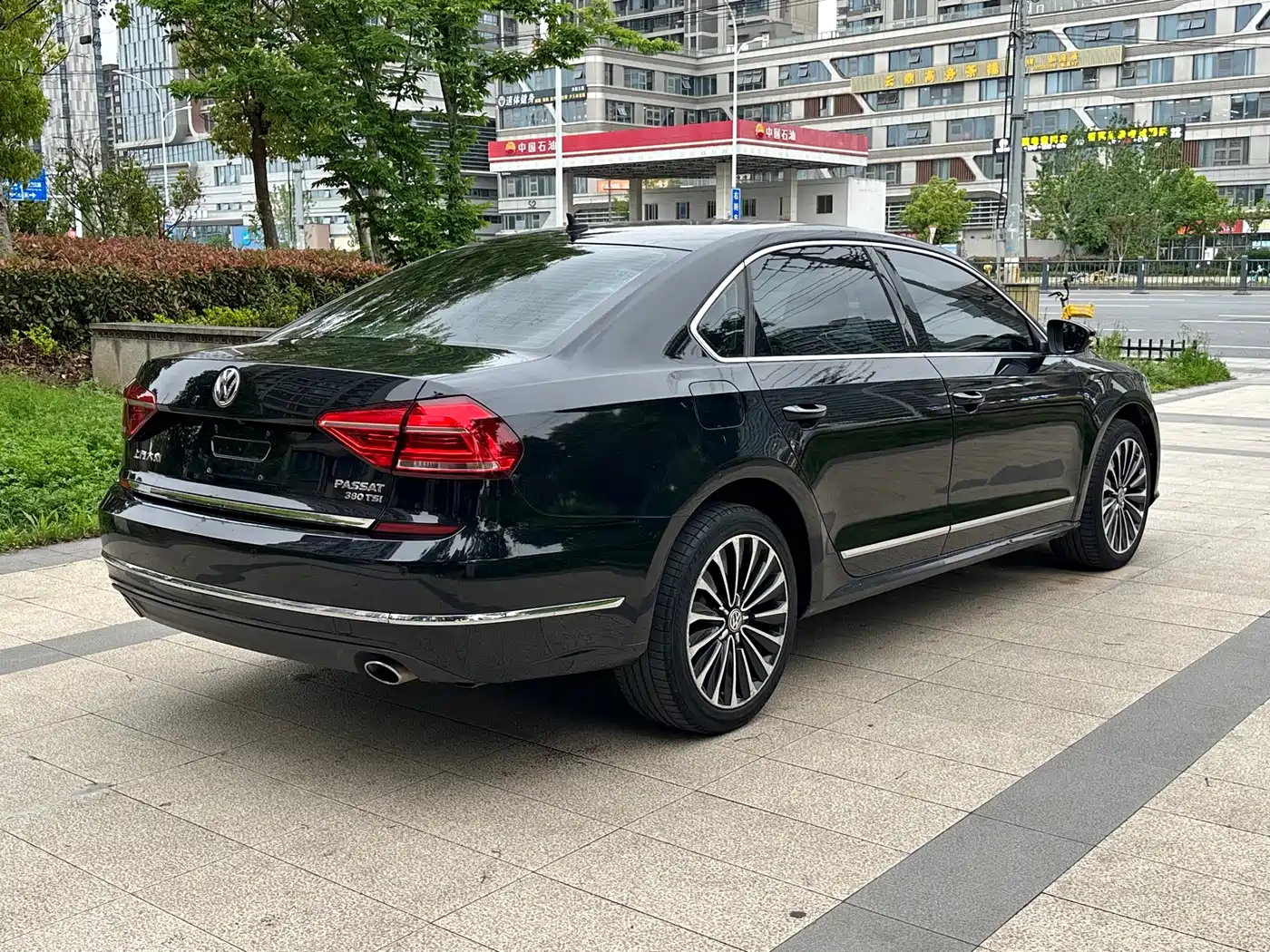 Volkswagen Passat 2016 380TSI DSG Premium Edition фото 4