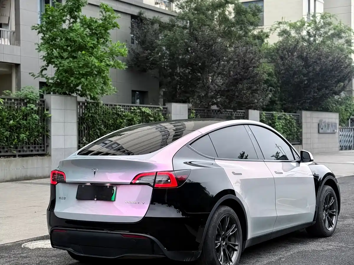 صورة 11 - Tesla Model Y