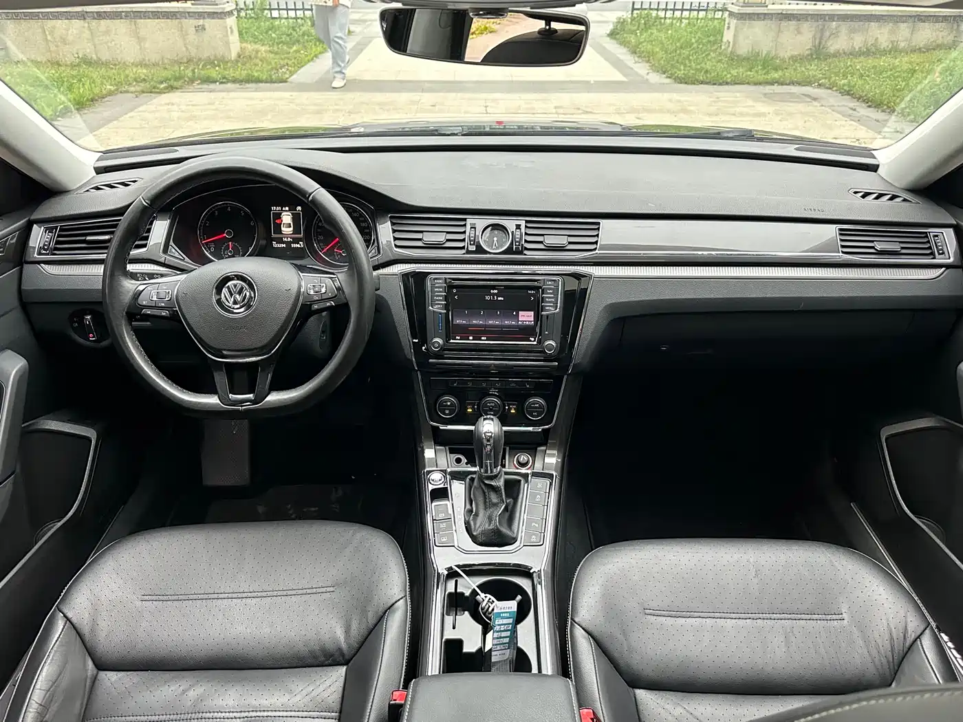 Volkswagen Passat 2016 380TSI DSG Premium Edition фото 8