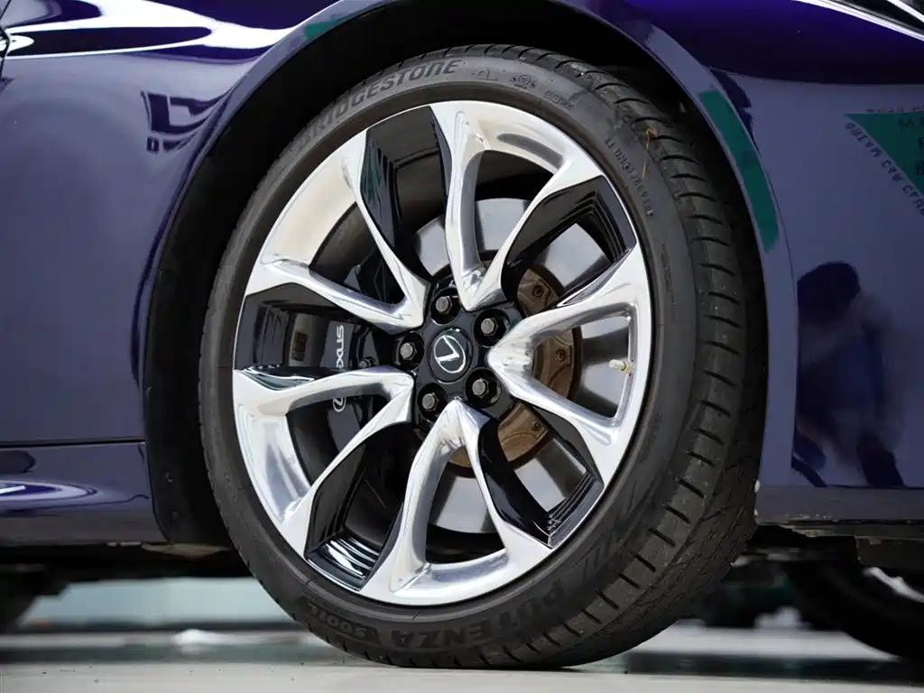 Lexus LC 2018 500h Sport Edition фото 59