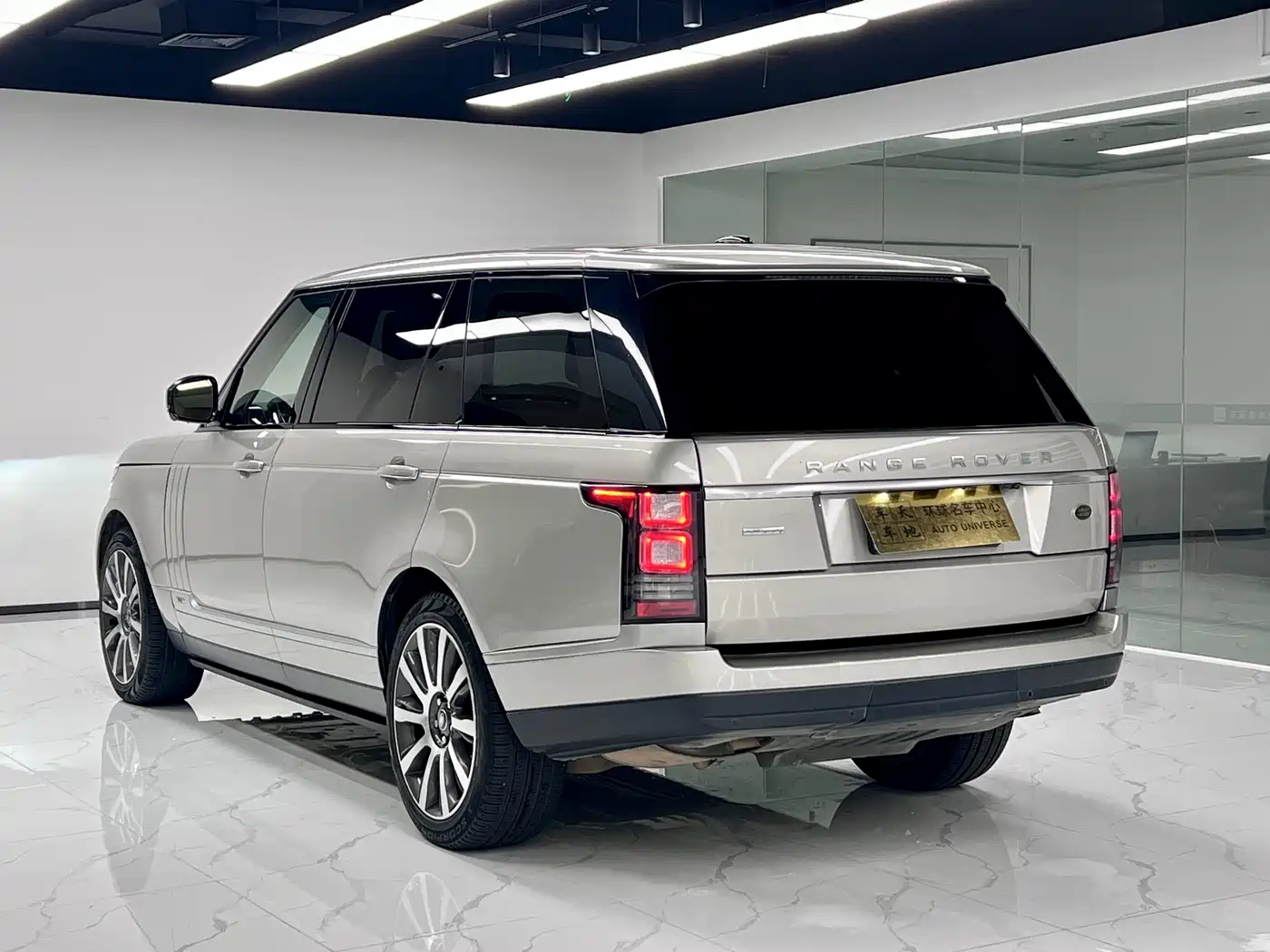 Land Rover Range Rover 2016 5.0 SC V8 AB Ultimate Autobiography LWB фото 5