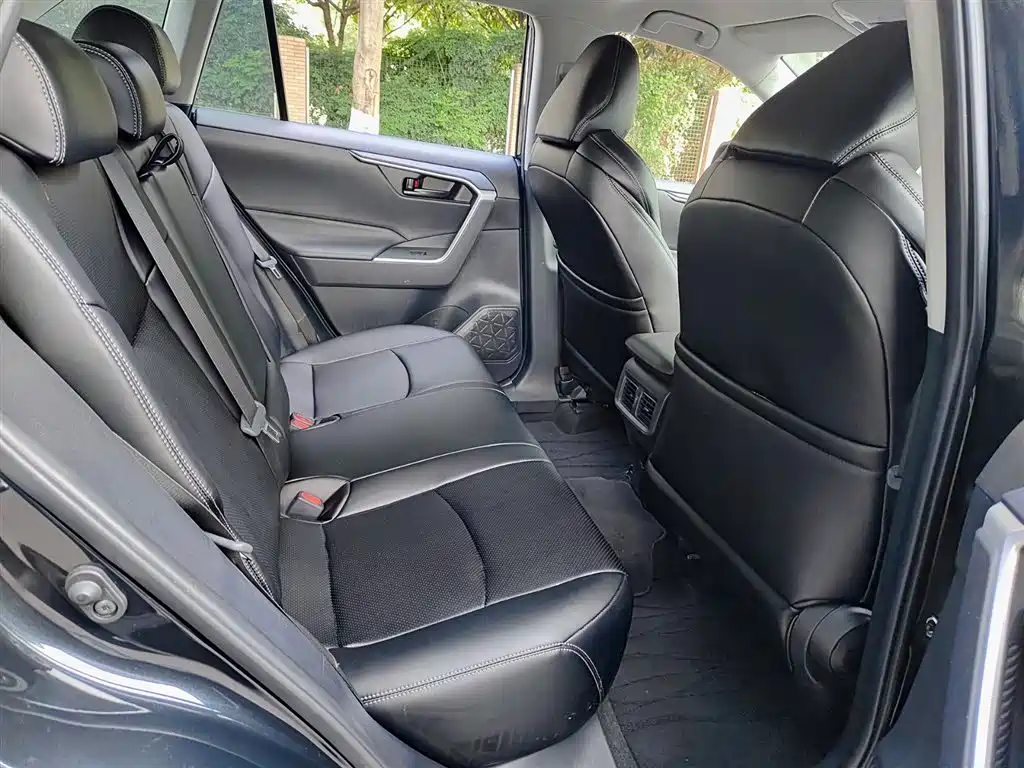 Toyota Wildlander 2022 Facelift 2.0L CVT 2WD Leading Edition фото 11
