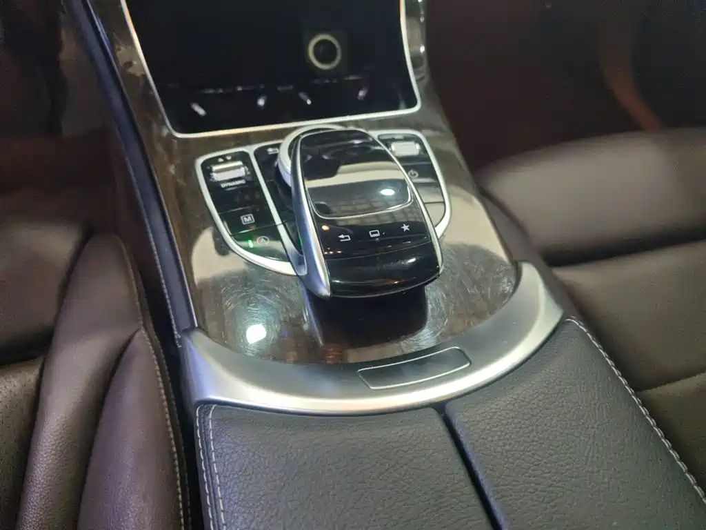 Mercedes-Benz GLC 2016 GLC 260 4MATIC Luxury фото 10