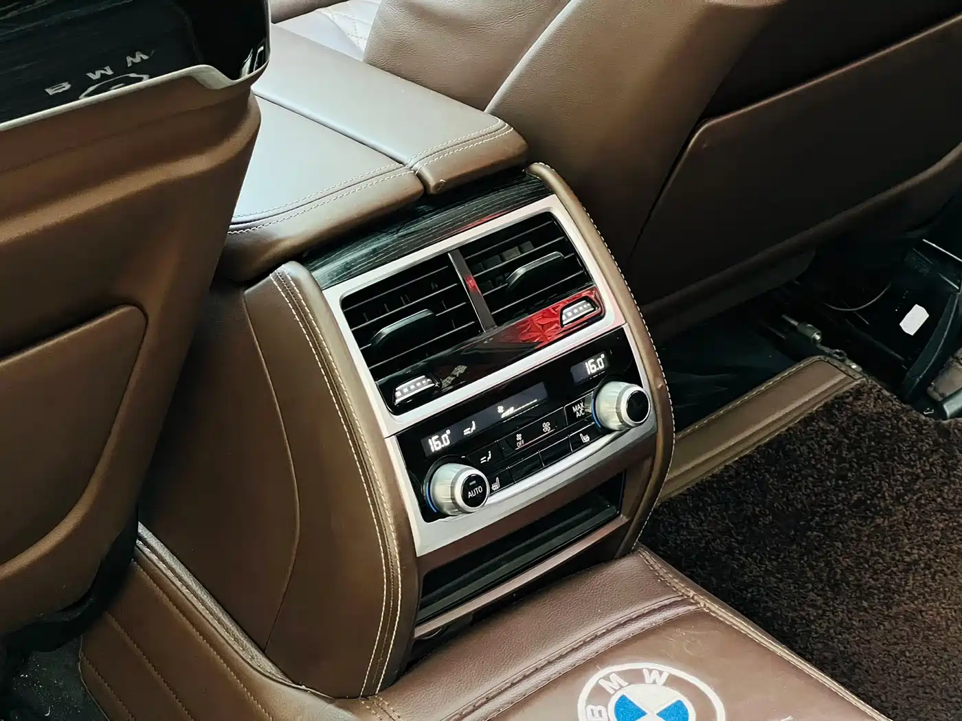 BMW 7 Series 2019 740Li Leading M Sport Package фото 14