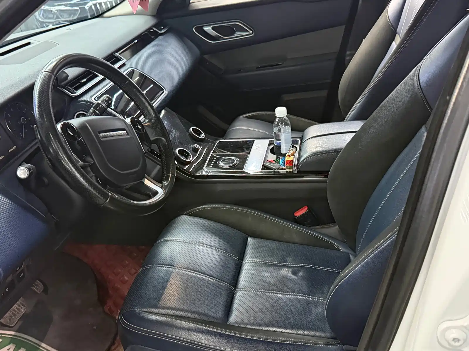 Фото 10 - Land Rover Range Rover Velar
