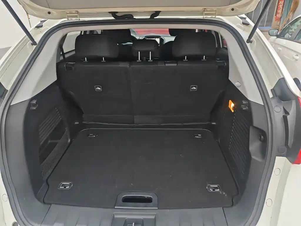 Luxgen U6 SUV 2019 2017 Facelift 1.6T Innovation