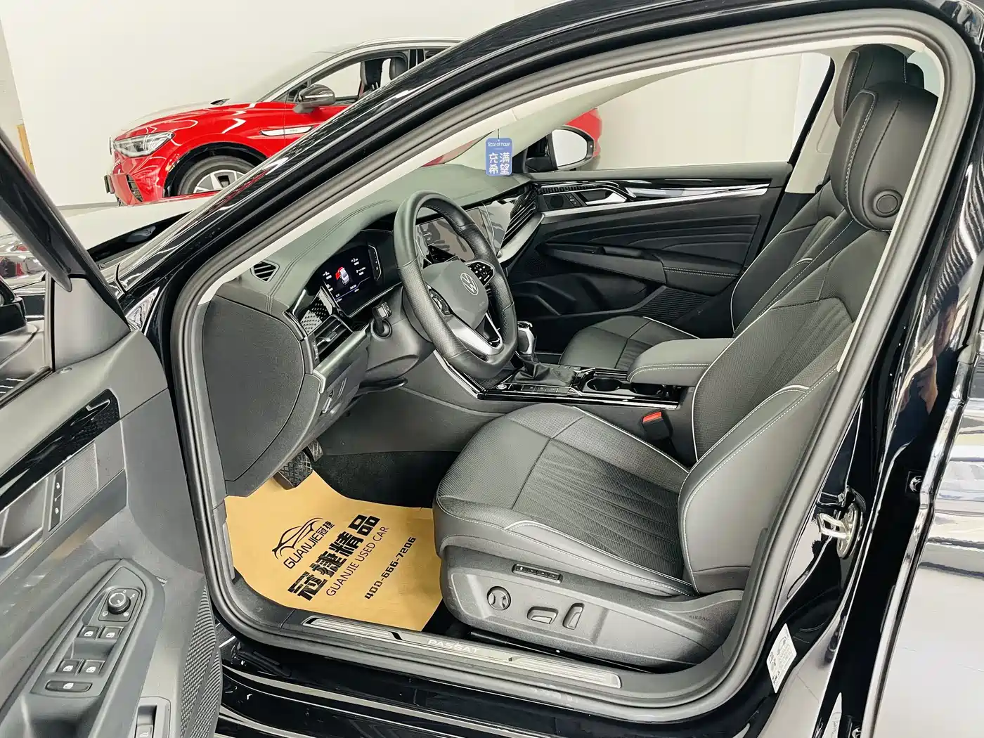 Volkswagen Passat 2023 380TSI Luxury Edition фото 4