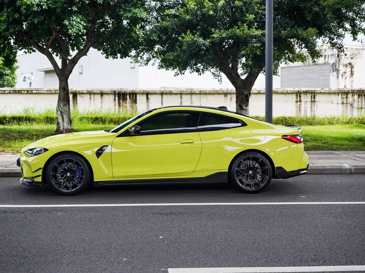 Photo 2 - BMW M4