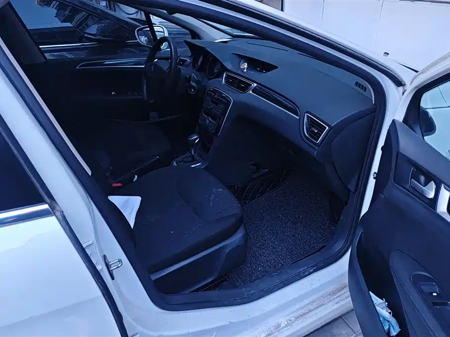 Peugeot 308 2014 Model Joy Edition Classic 1.6L Automatic Trend Style фото 8