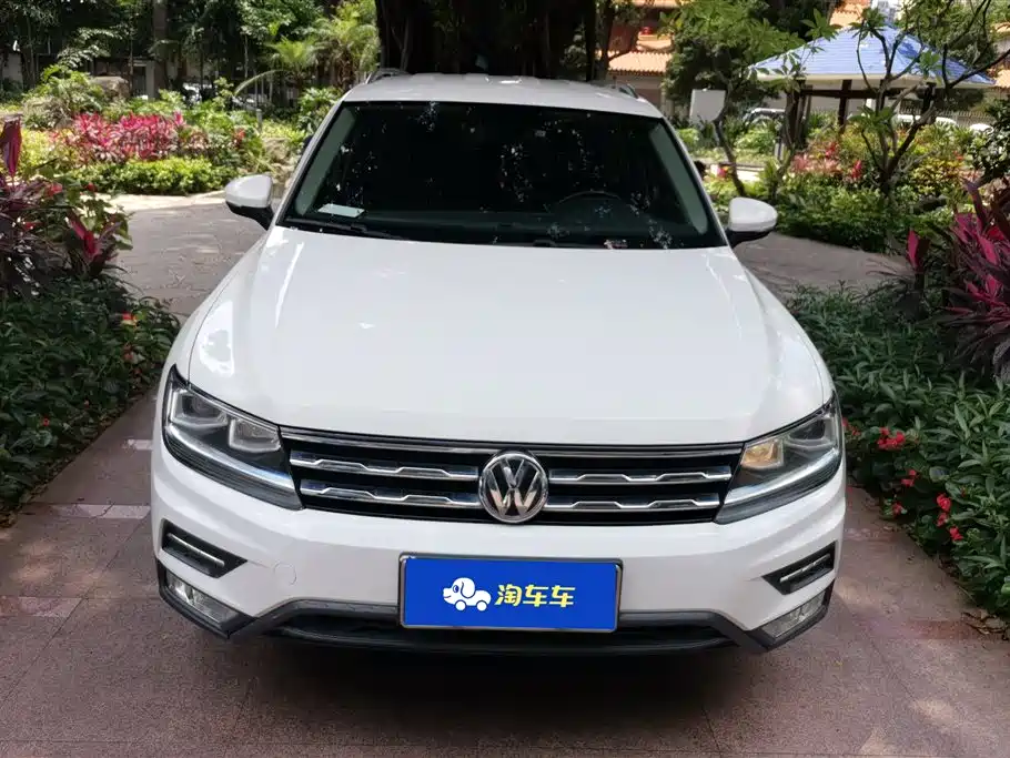 Volkswagen Tiguan L 2017 330TSI Automatic 2WD Comfort Edition фото 2