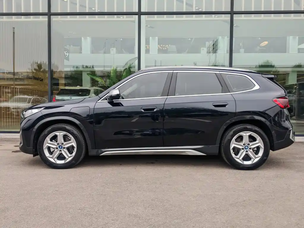 BMW iX1 2024 2023 eDrive25L X Design Package