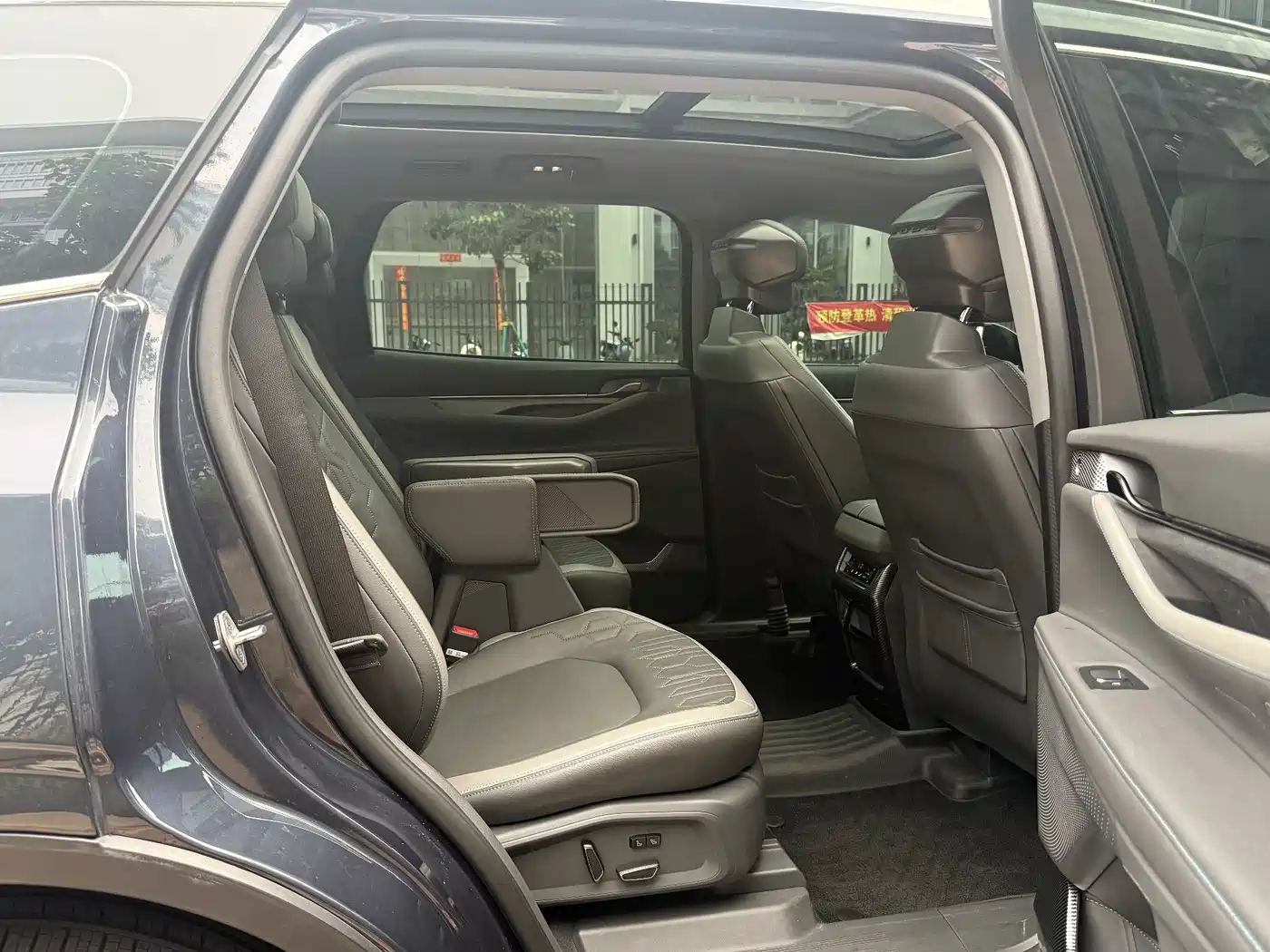 Ford Edge 2023 Edge L 2.0T EcoBoost E Hybrid FWD 7-Seater Luxury фото 18