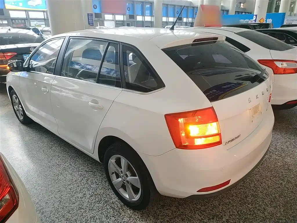 Škoda Skoda Rapid Spaceback 2019 Facelift 1.5L Automatic Comfort Version China V фото 23
