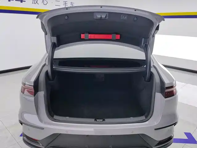 BYD Han 2025 DM-i Smart Driving Edition 125KM Honor — фото 4