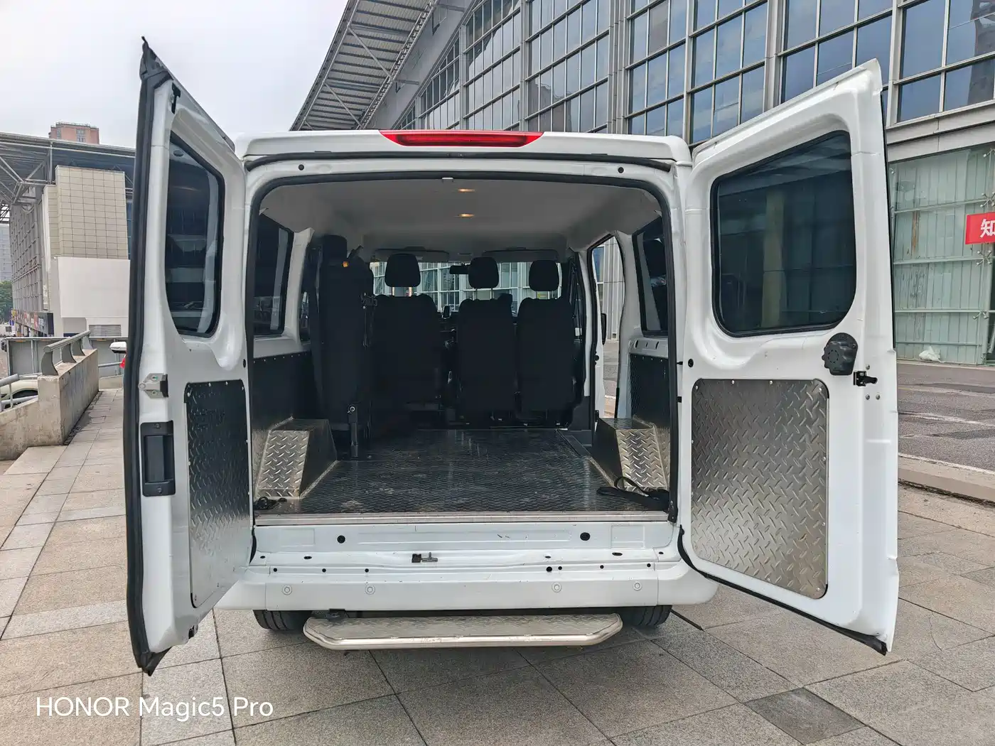 Jiangling JMC Fushun 2024 2023 2.0T Manual Short Wheelbase Low Roof Commercial Multi-purpose Vehicle 6 Seats Dual-opening Tailgate
