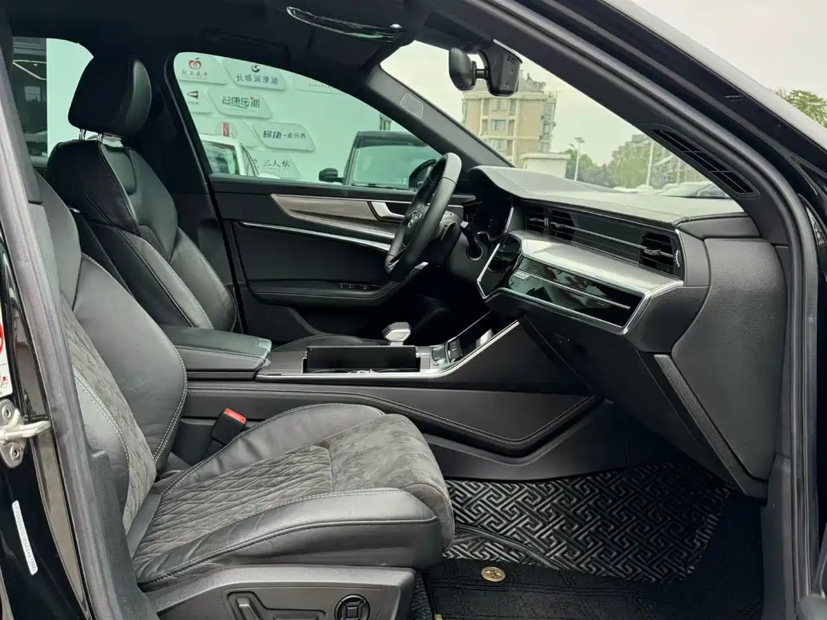 Audi A6L 2020 55 TFSI quattro Exclusive Dynamic фото 8