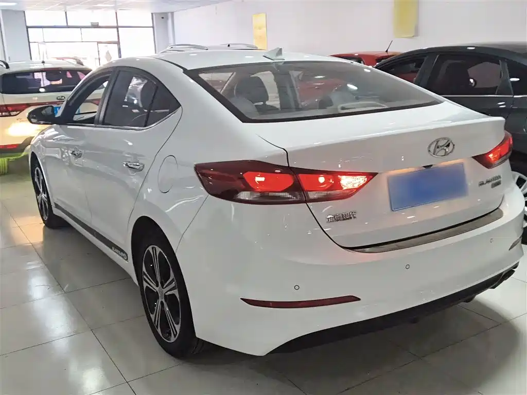 Hyundai Elantra 2018 1.4T DCT Dynamic·Vitality Model фото 22