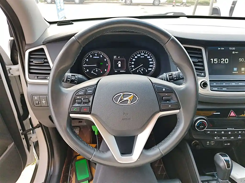 Hyundai Tucson 2018 1.6T DCT 2WD 15th Anniversary Special Edition фото 7