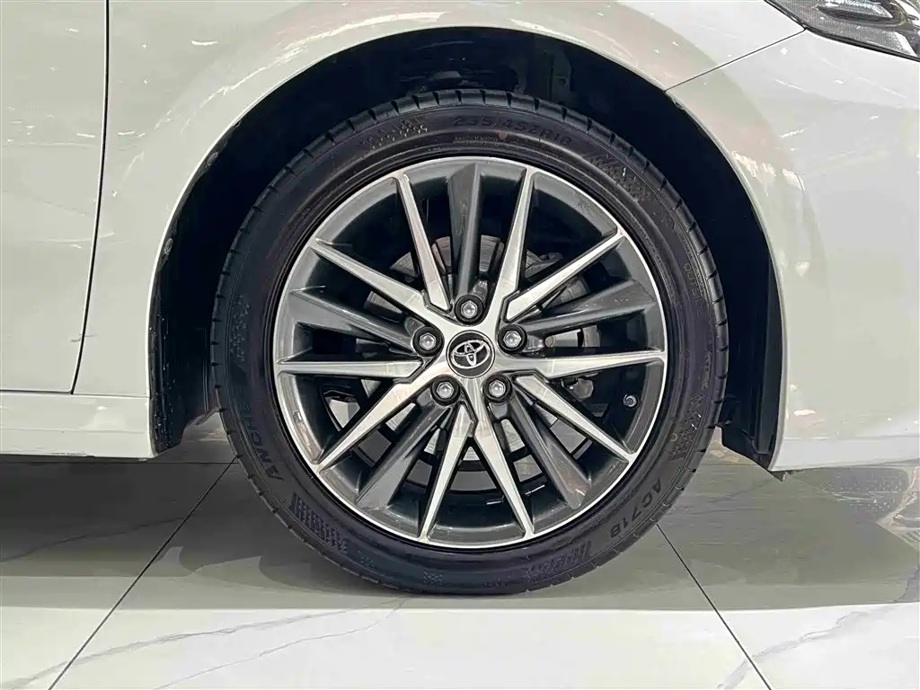 Toyota Camry 2021 2.5G Luxury Edition фото 9
