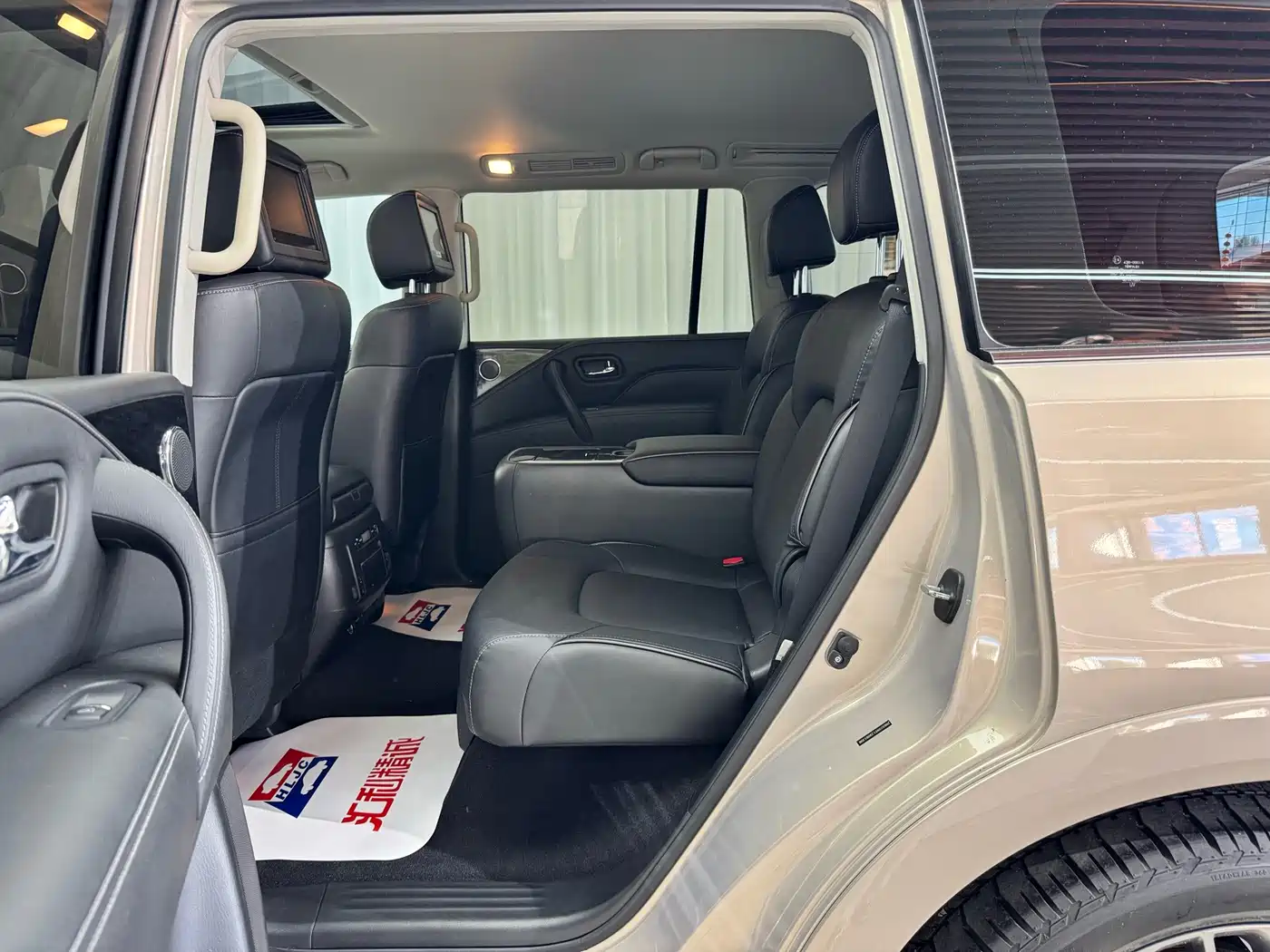 Фото 8 - Infiniti QX80