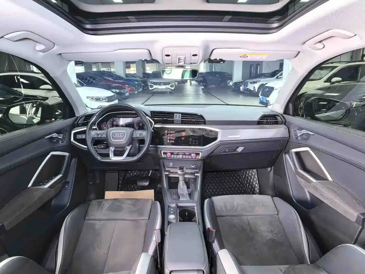 Audi Q3 2022 35 TFSI Fashion Elegance фото 13
