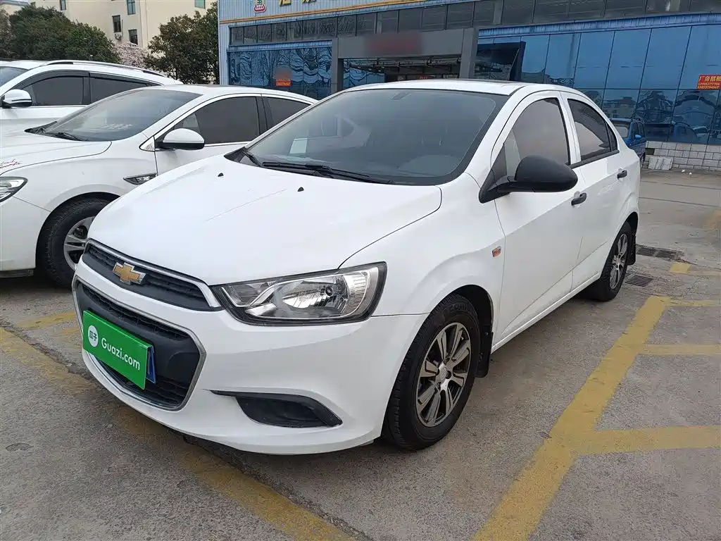 Chevrolet Aveo 2014 Sedan 1.4SL AT Fashion Sunroof Edition
