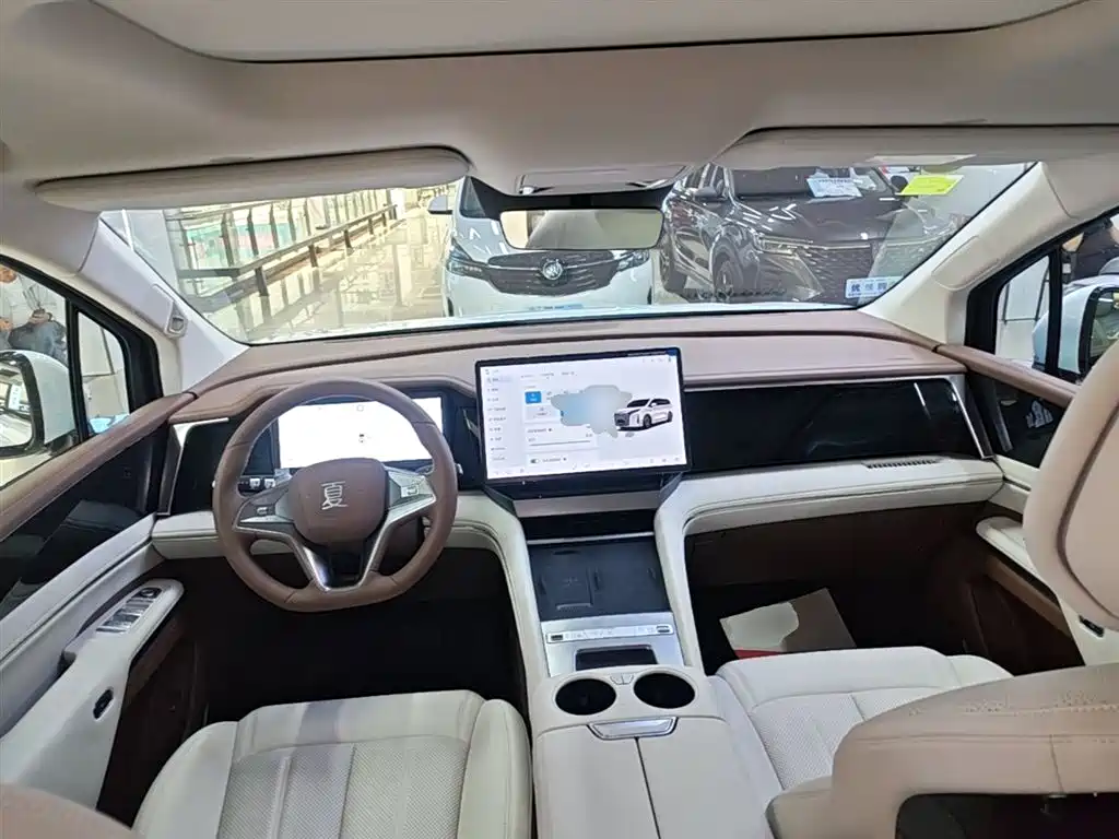 BYD Xia 2025 DM-i 1.5T 180km Surpass Edition фото 10