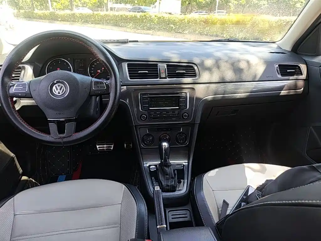 Volkswagen Gran Lavida 2014 1.6L Auto фото 10