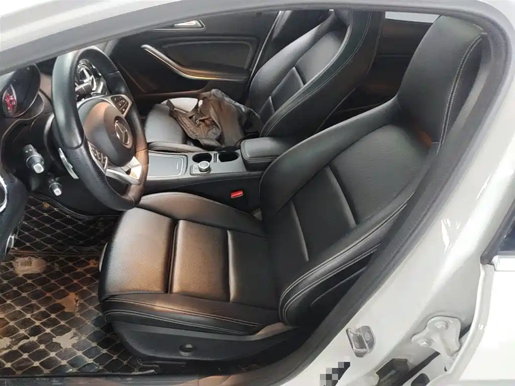 Mercedes-Benz GLA 2019 GLA 200 Dynamic фото 15