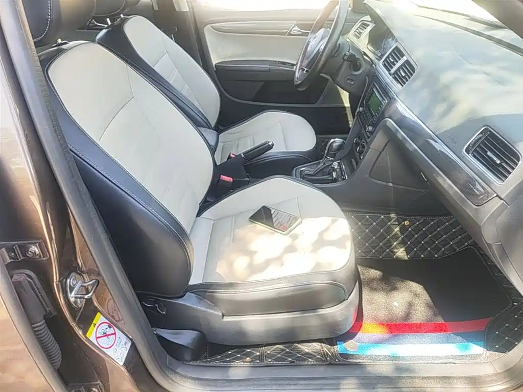 Volkswagen Gran Lavida 2014 1.6L Auto фото 25